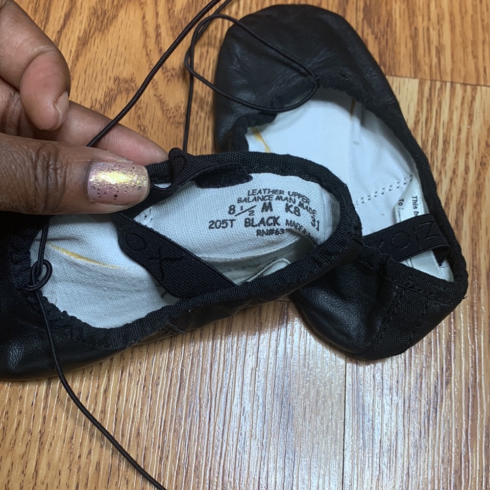 Girls 8.5M Ballet Shoes - Picture 3 of 4